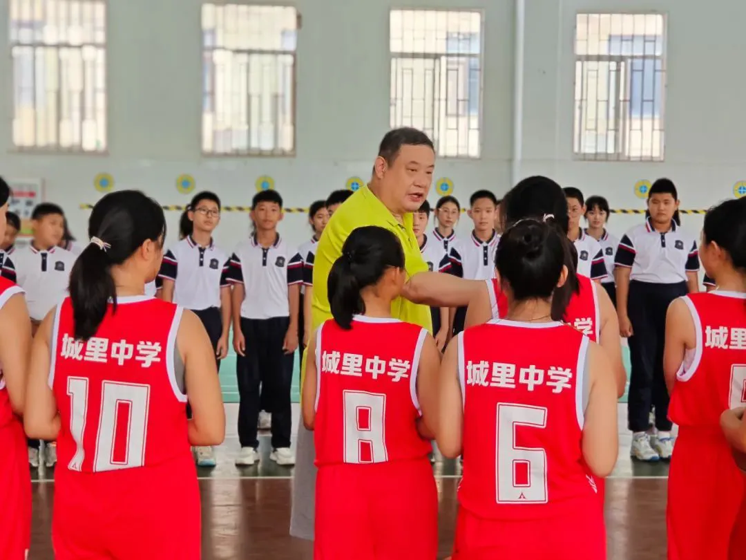 青少年学生篮球训练营发言稿_0