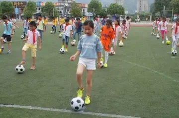 篮球艰苦训练的句子简短英语_0